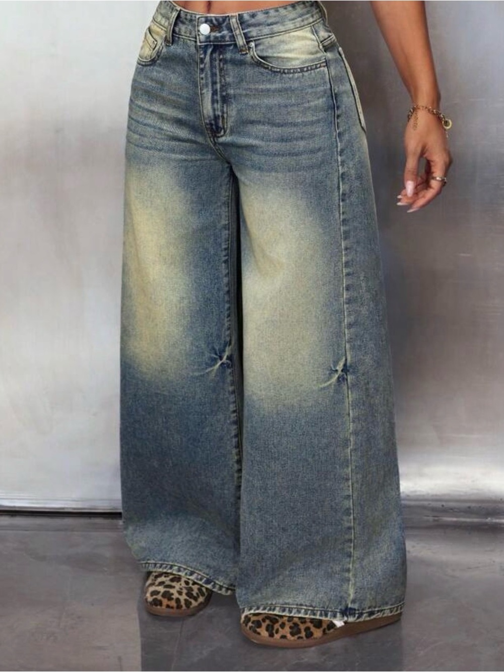 Women’s Petite Medium Ultra Wide Leg Jeans BNWT!